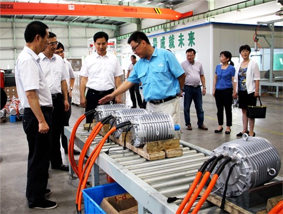 錢(qián)曉康局長(zhǎng)參觀新能源汽車(chē)電機(jī)生產(chǎn)線 錢(qián)曉康局長(zhǎng)參觀新能源汽車(chē)電機(jī)生產(chǎn)線