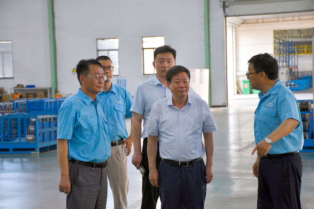 中機(jī)企協(xié)常務(wù)副會長楊一平來皖南電機(jī)調(diào)研指導(dǎo) 中機(jī)企協(xié)常務(wù)副會長楊一平來皖南電機(jī)調(diào)研指導(dǎo)